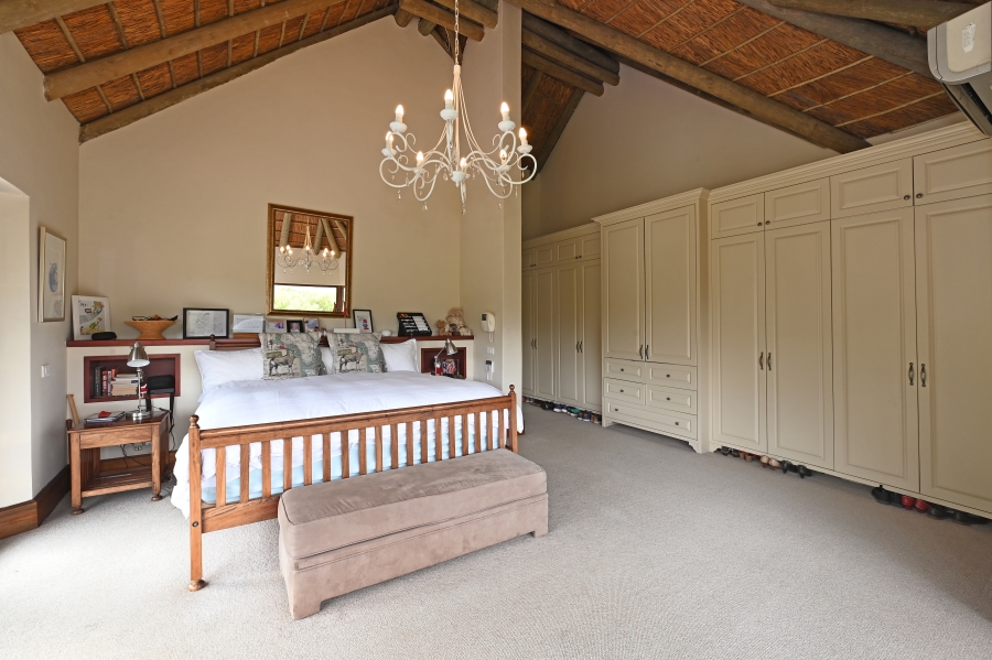 To Let 6 Bedroom Property for Rent in Constantia Western Cape